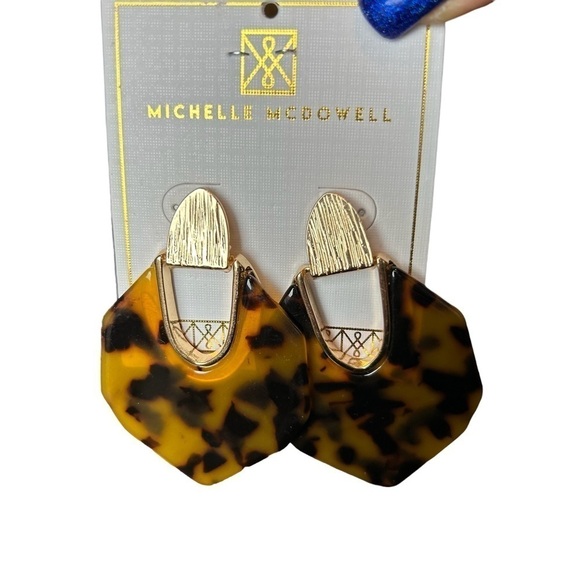 Michelle McDowell Lanier Dark Tortoise Post Earrings - Picture 3 of 9
